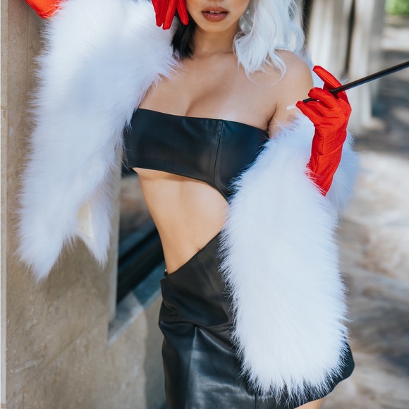 Fluffy White Faux Fur scarf - Picture 1 of 3